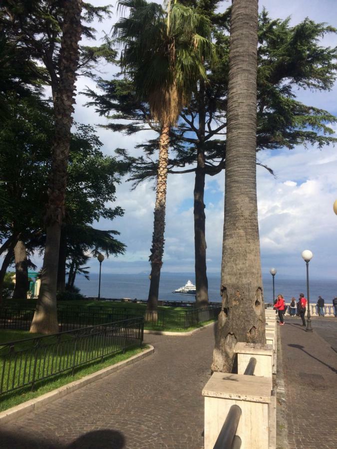 Terrazza Felicienne Lägenhet Sorrento Exteriör bild